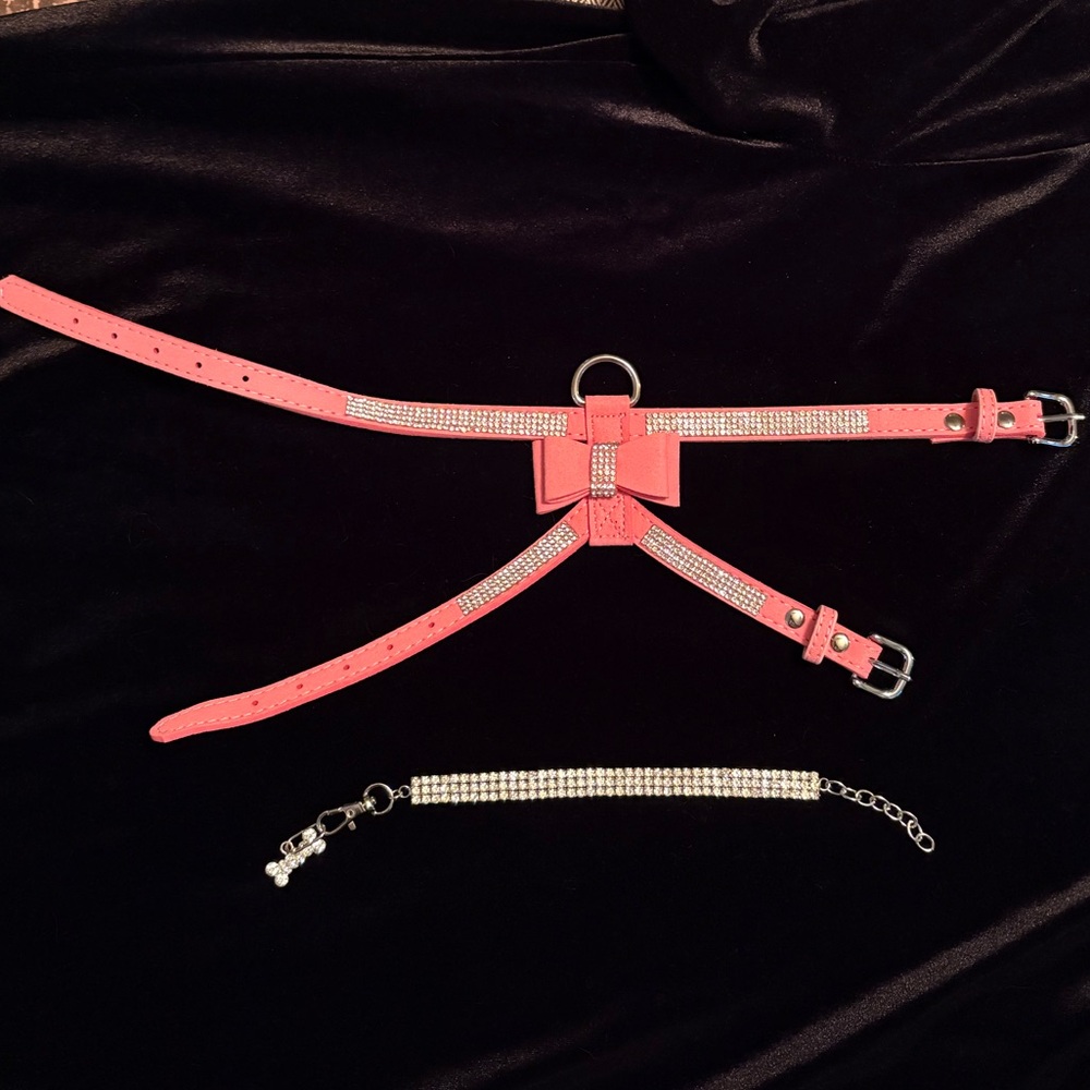 Mini Dog harness and rhinestone collar bundle. BLING**********